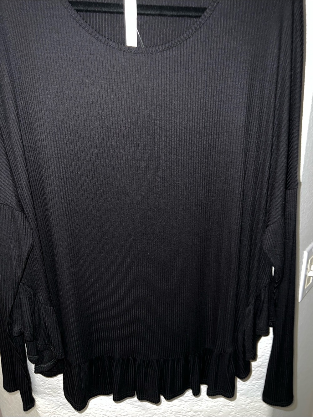 Black Ruffled Hem Ribbed Top - Picture 4 of 5